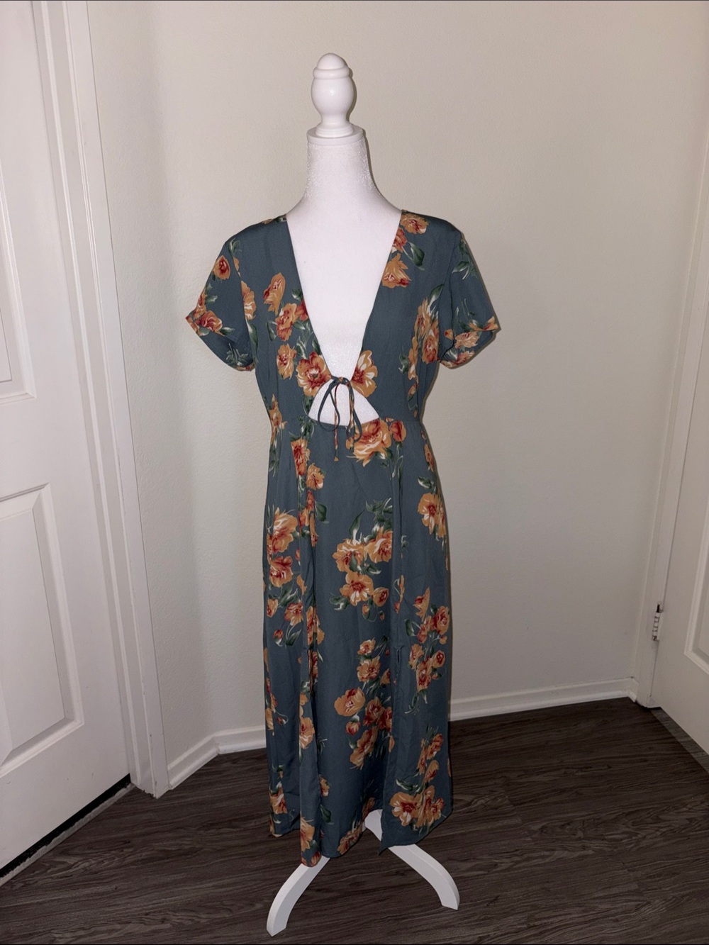 Lulu's Teal Green Floral Midi Dress with Tie-Front